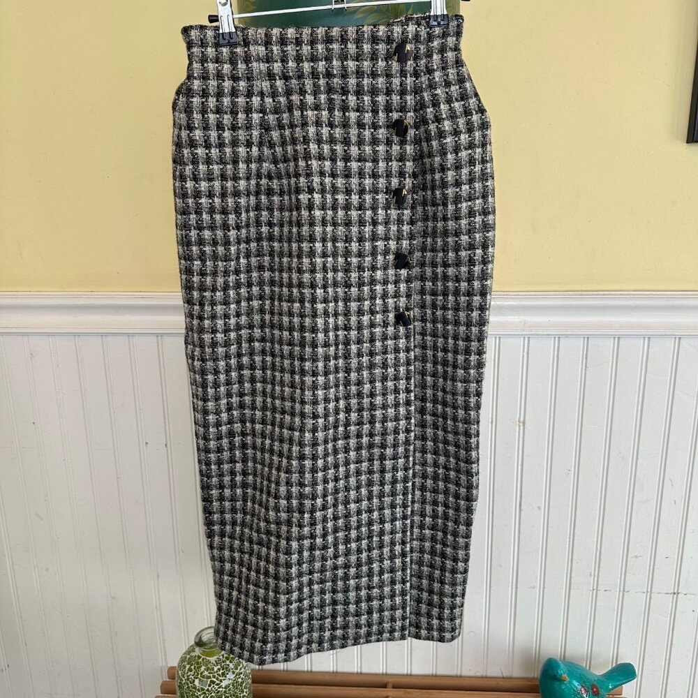 Classic Black and White Houndstooth Skirt